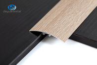 La lamina de aluminio del ajuste de la transición de la tira del umbral de 6463 perfiles que suela alfombra el grano de madera de tratamiento de superficie