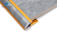 La esquina de aluminio redonda perfila la superficie anodizada con vetear del PVC