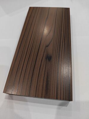 6063 Perfiles de extrusión de aluminio con grano de madera con textura hechos a medida