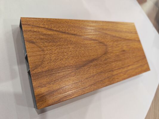6063 Perfiles de extrusión de aluminio con grano de madera OAK con textura hecha a medida