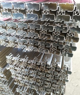Perfiles de aluminio con ventana corredera, recubrimiento en polvo, bronce, Sudáfrica